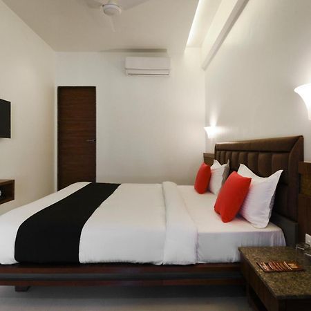 Oyo Flagship Hotel Shreeyash Executive Mangvadi Exteriör bild