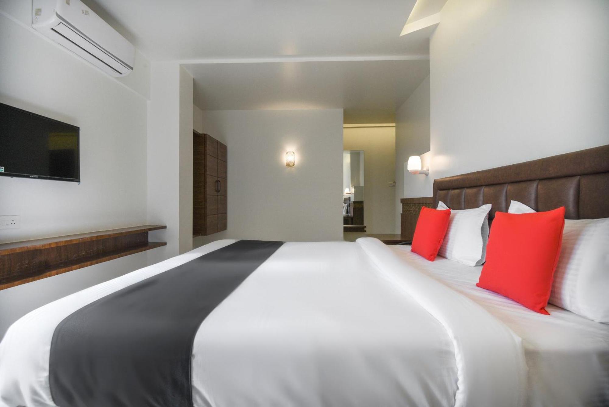 Oyo Flagship Hotel Shreeyash Executive Mangvadi Exteriör bild