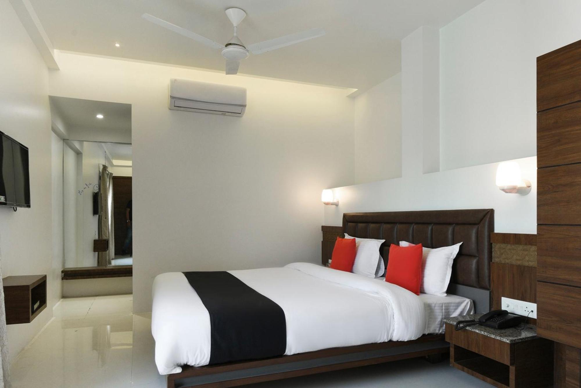 Oyo Flagship Hotel Shreeyash Executive Mangvadi Exteriör bild