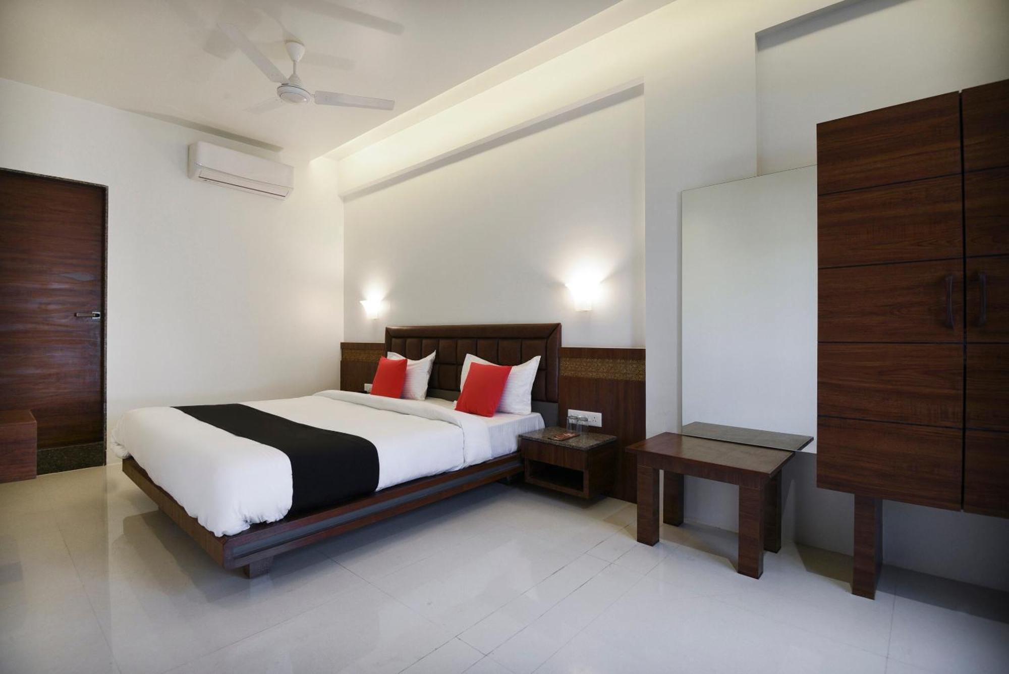 Oyo Flagship Hotel Shreeyash Executive Mangvadi Exteriör bild