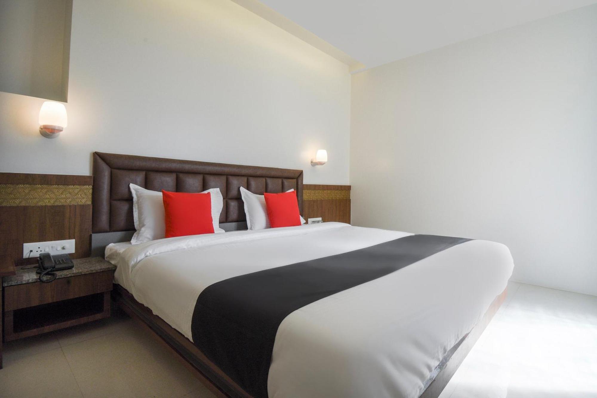 Oyo Flagship Hotel Shreeyash Executive Mangvadi Exteriör bild