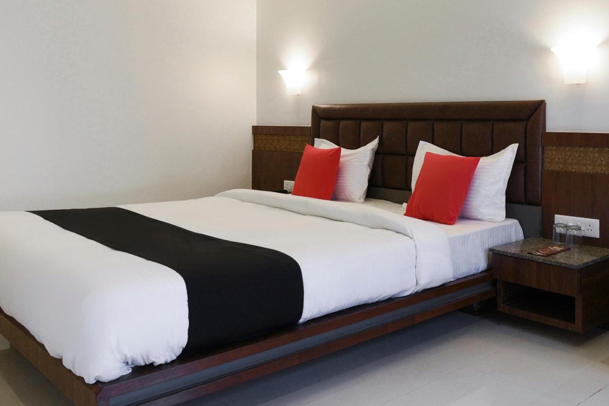Oyo Flagship Hotel Shreeyash Executive Mangvadi Exteriör bild