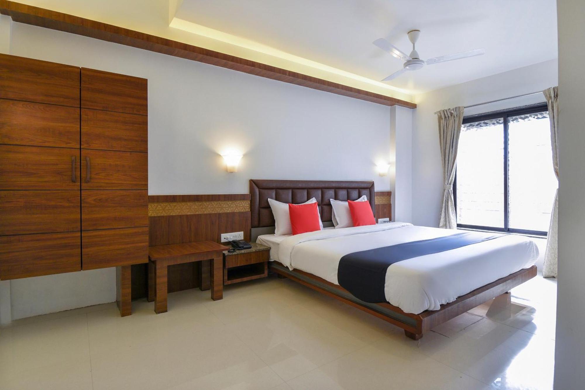 Oyo Flagship Hotel Shreeyash Executive Mangvadi Exteriör bild
