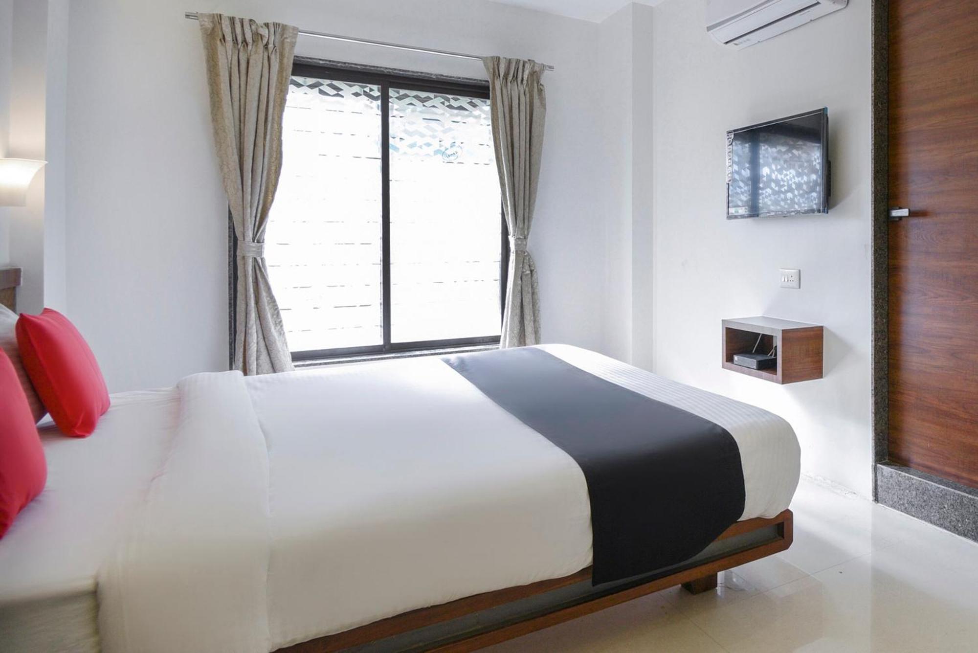 Oyo Flagship Hotel Shreeyash Executive Mangvadi Exteriör bild