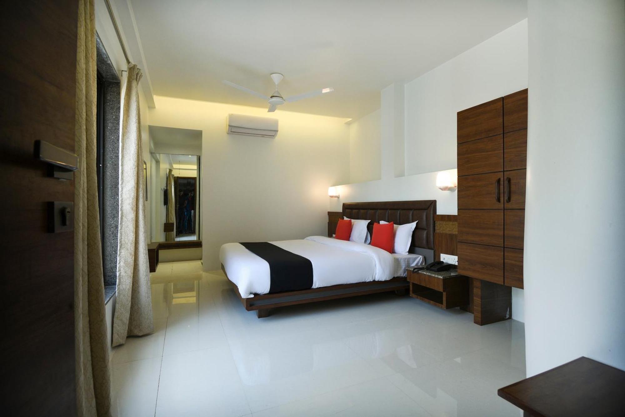 Oyo Flagship Hotel Shreeyash Executive Mangvadi Exteriör bild