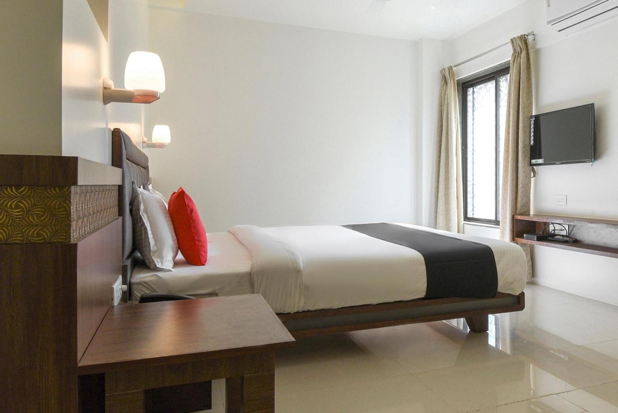 Oyo Flagship Hotel Shreeyash Executive Mangvadi Exteriör bild