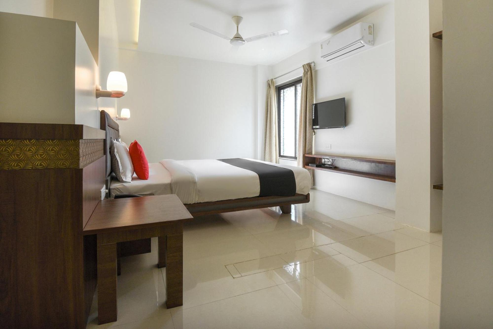 Oyo Flagship Hotel Shreeyash Executive Mangvadi Exteriör bild